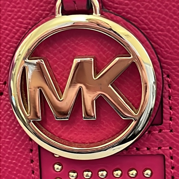 Michael Kors Fuchsia Pink Limited Edition LOVE Studded Voyager Tote - Picture 4 of 13